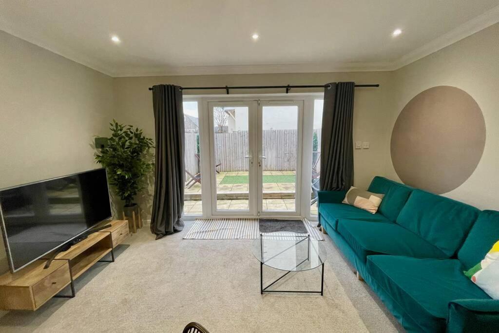 Stylish Modern Two Bedroom Apartment With Garden Cardiff Exteriér fotografie